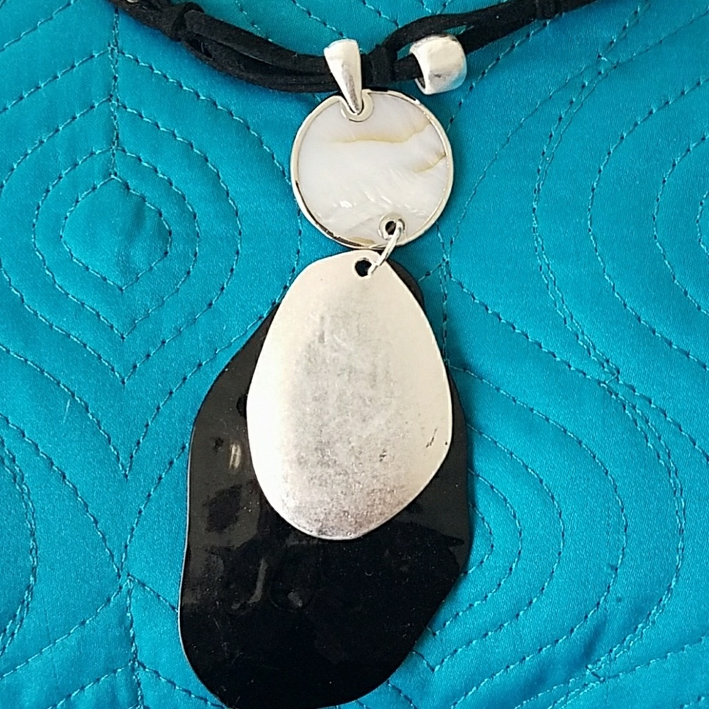 Necklace - Picture 2 of 2